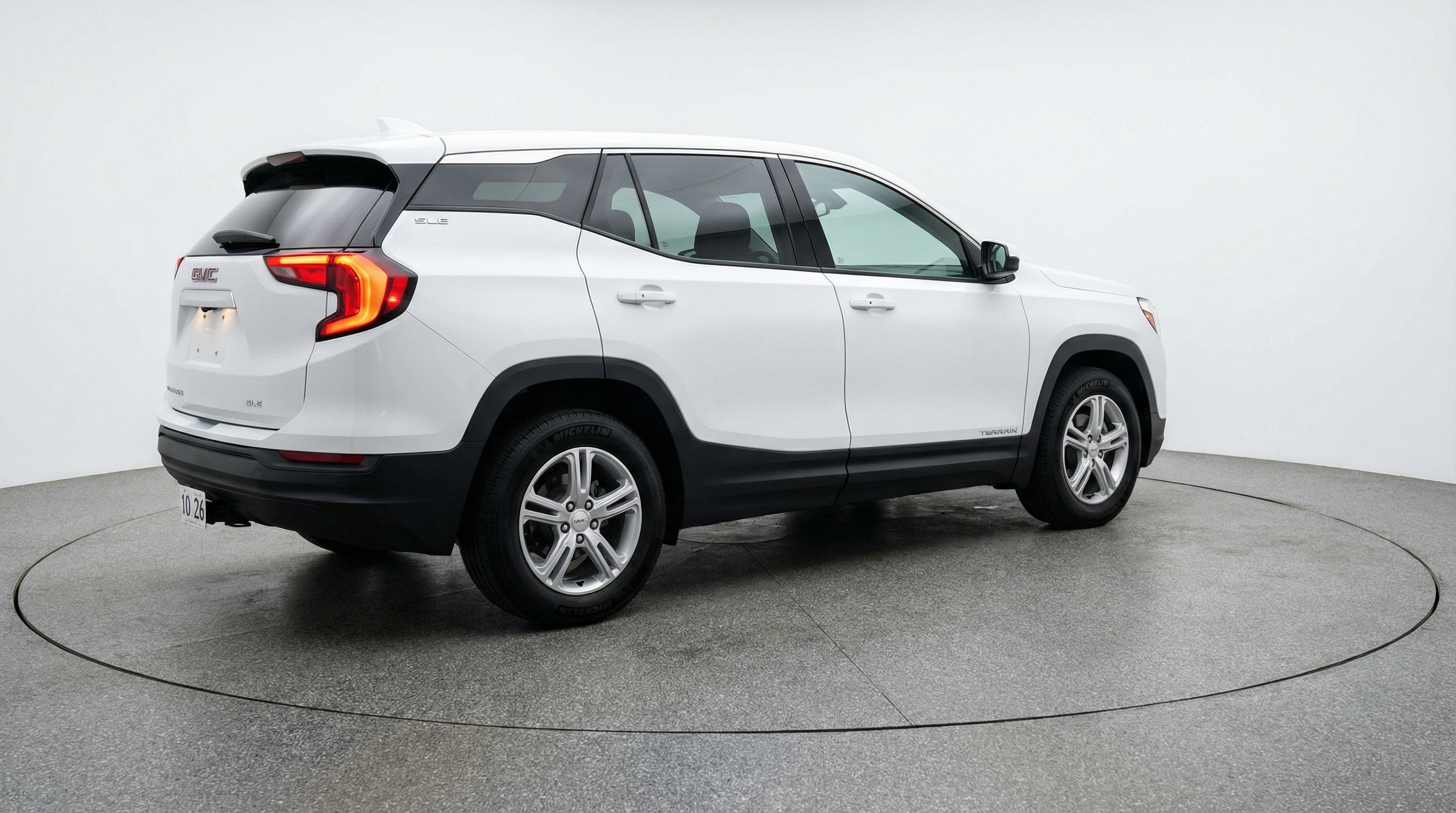 Used 2024 GMC Terrain SLE FWD image 9
