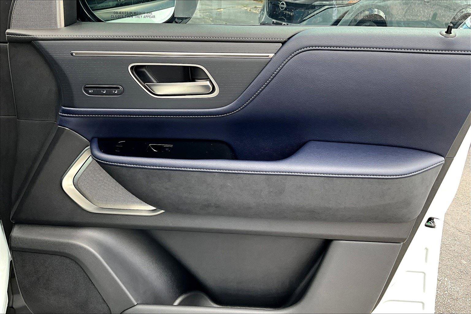 New 2026 INFINITI QX80 Sensory image 23