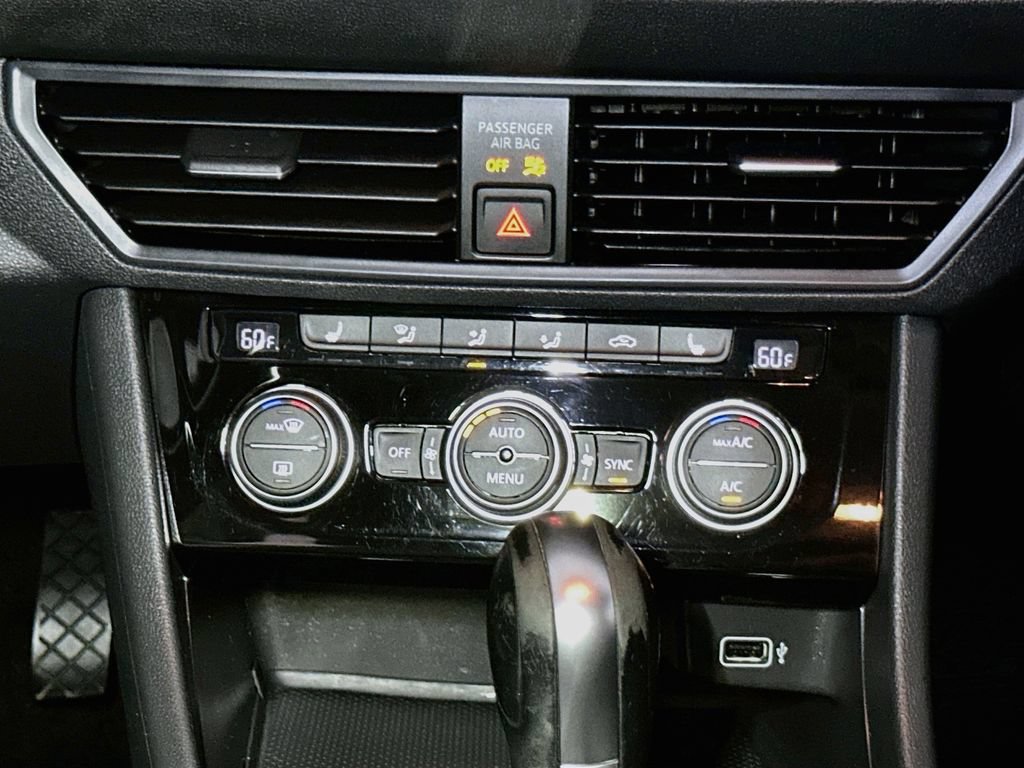Used 2019 Volkswagen Jetta SE FWD image 13