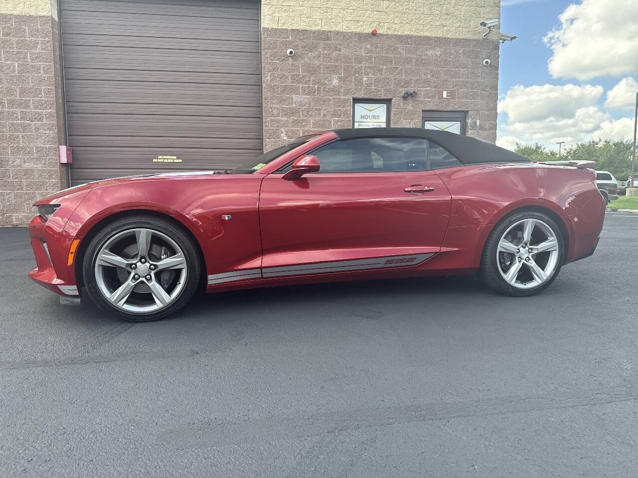 Used 2017 Chevrolet Camaro SS RWD image 2