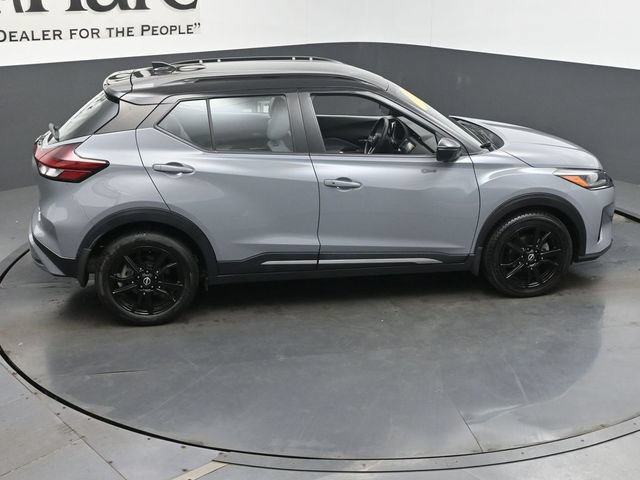 Used 2023 Nissan Kicks SR w/ SR Premium Package FWD image 39