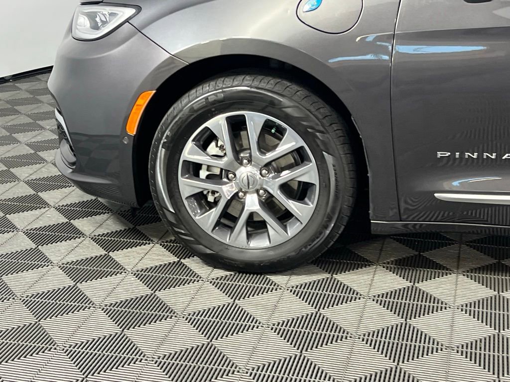 Used 2022 Chrysler Pacifica Pinnacle FWD image 12