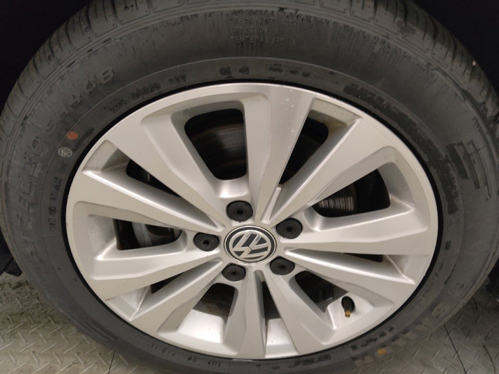 Used 2020 Volkswagen Golf 4-Door image 31