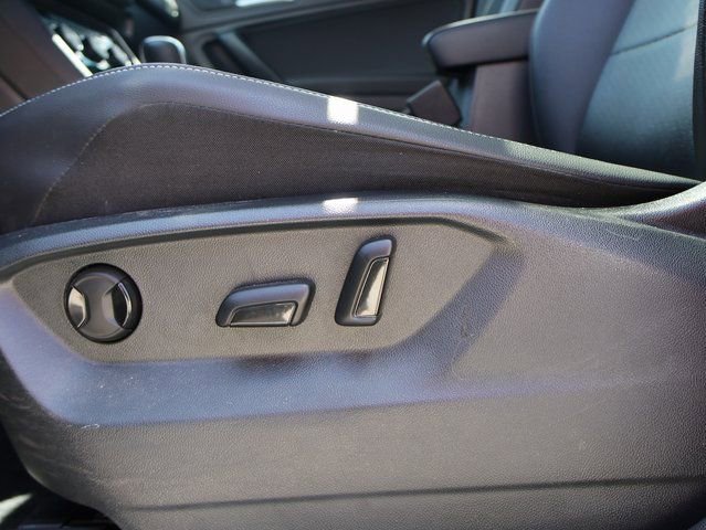 Used 2021 Volkswagen Tiguan SE R-Line image 35