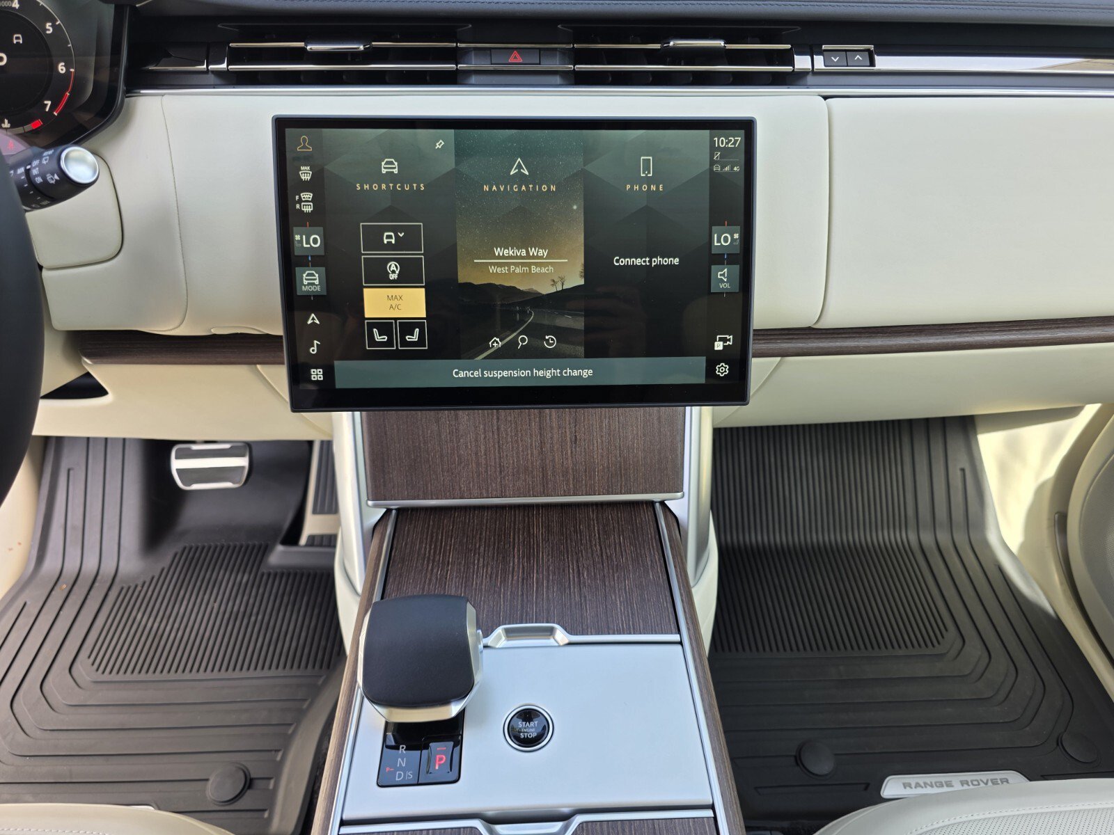 New 2026 Land Rover Range Rover Long Wheelbase SE AWD/4WD image 17
