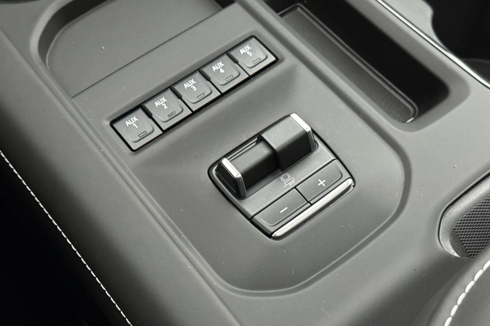 Used 2026 GMC Sierra 2500 AT4X image 33