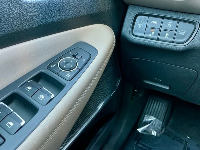 Used 2019 Hyundai Santa Fe Limited AWD/4WD image 21