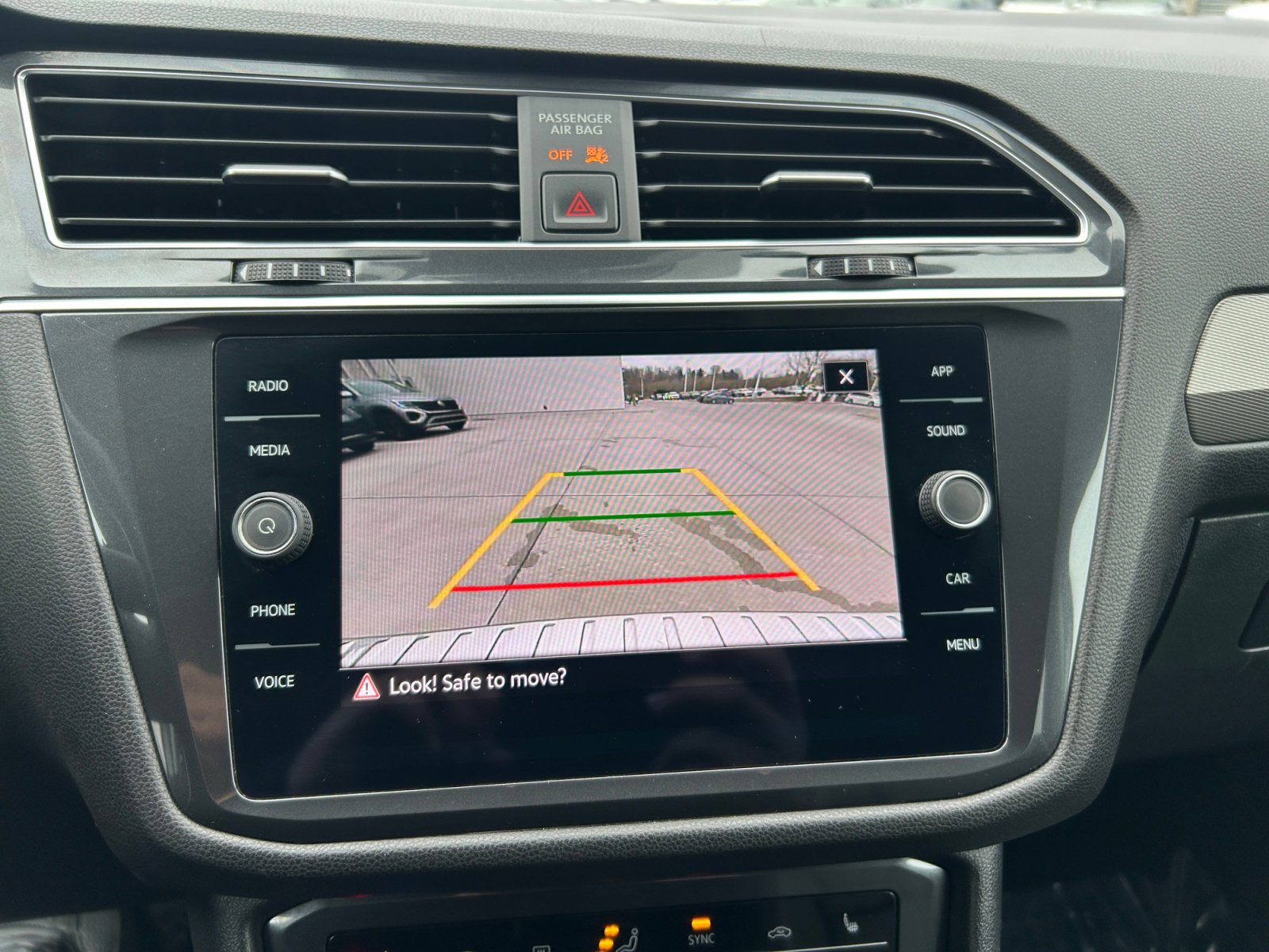 Certified 2022 Volkswagen Tiguan SE AWD/4WD image 23