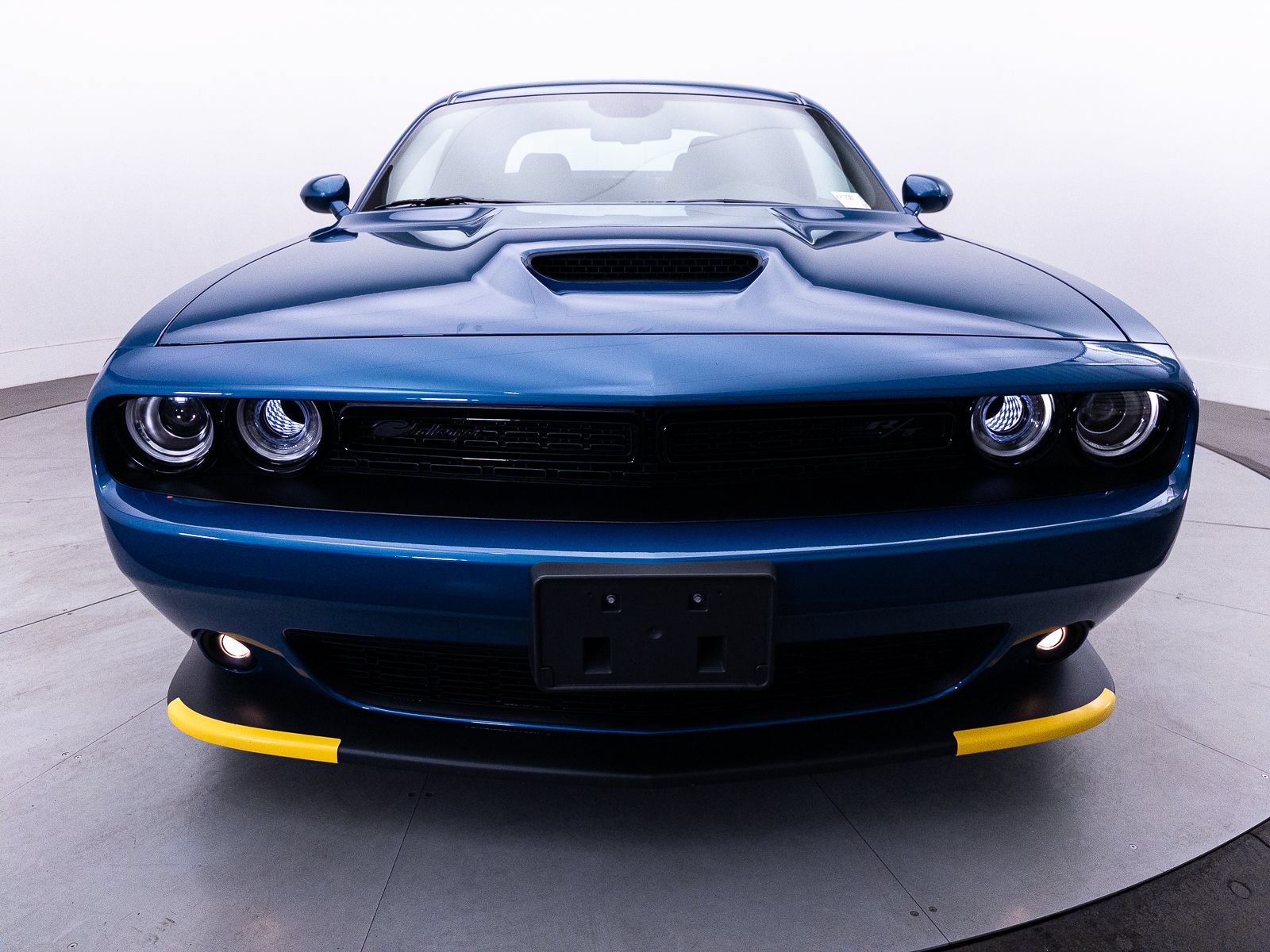 Used 2021 Dodge Challenger R/T w/ Driver Convenience Group RWD image 15