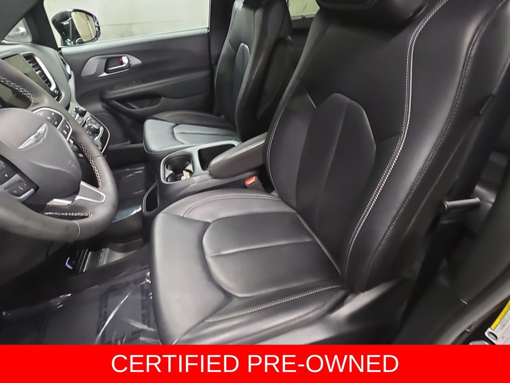 Used 2025 Chrysler Pacifica Select FWD image 16