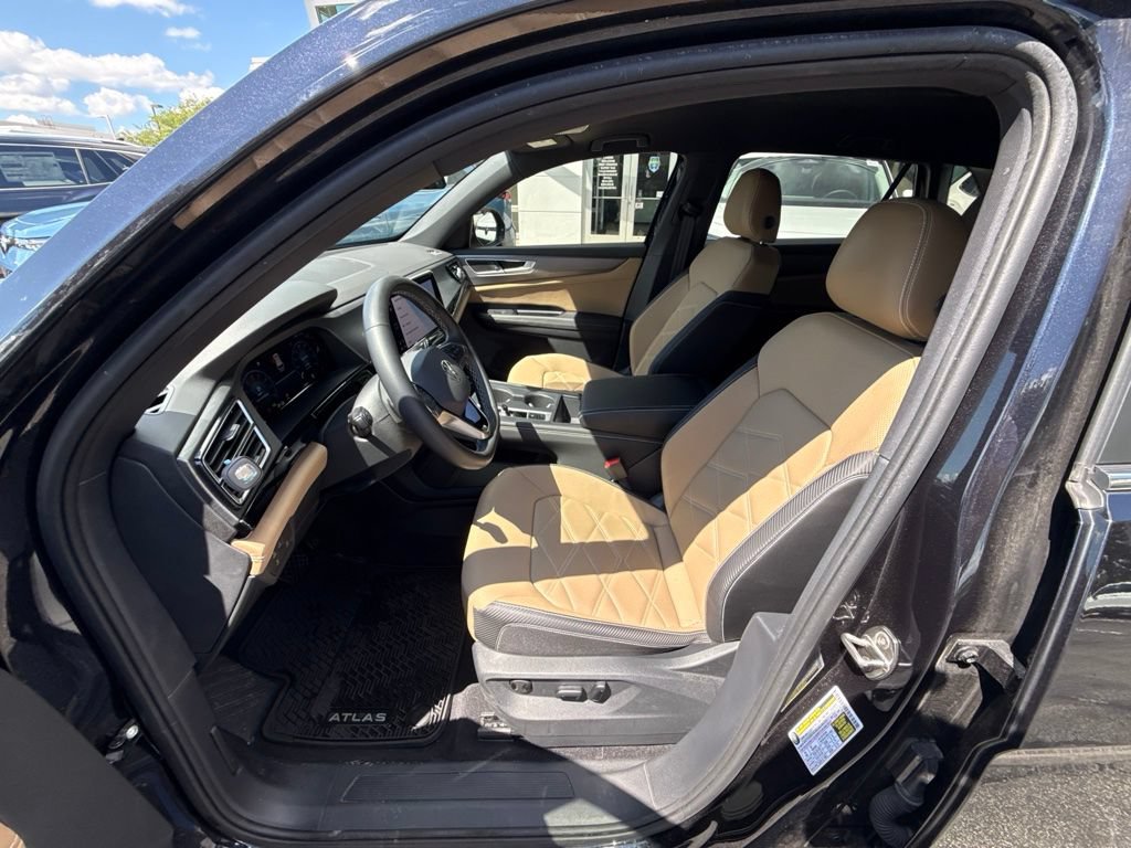 Used 2024 Volkswagen Atlas Cross Sport SE AWD/4WD image 11