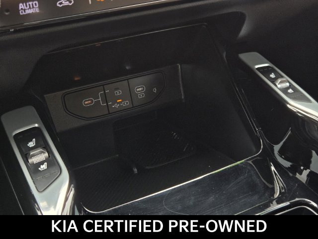 Certified 2025 Kia Sorento SX Prestige w/ Olive Brown Leather Package AWD/4WD image 26