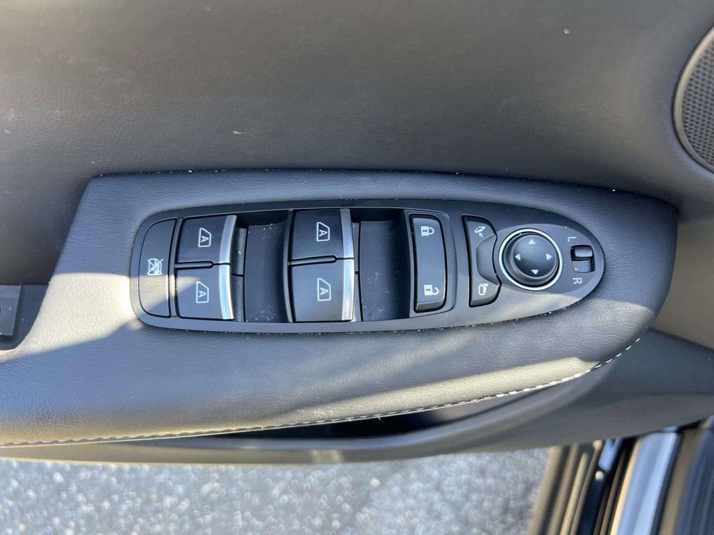 Used 2025 INFINITI QX50 Luxe AWD/4WD image 17