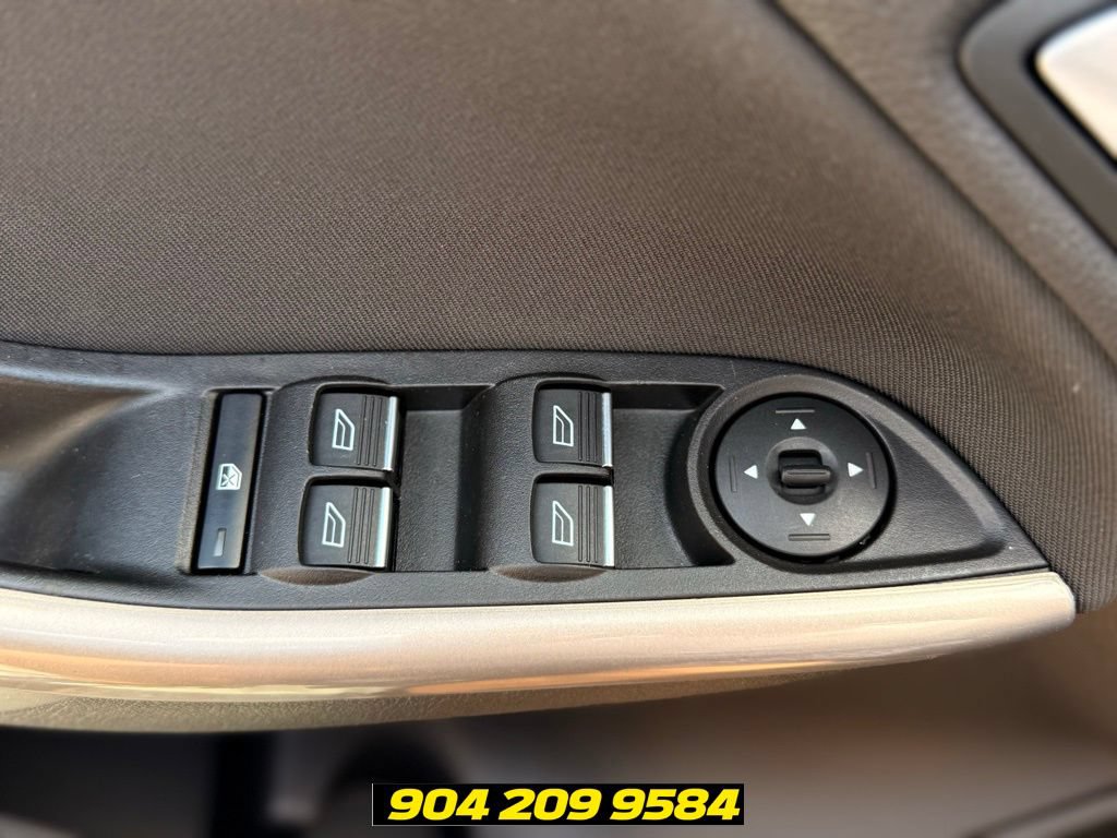 Used 2017 Ford Focus Titanium FWD image 12
