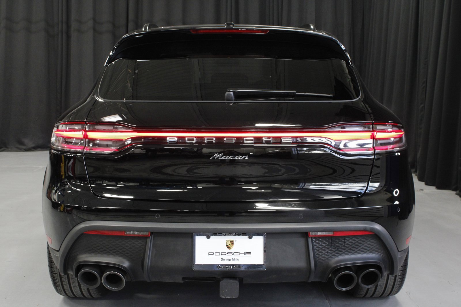 Certified 2025 Porsche Macan image 6