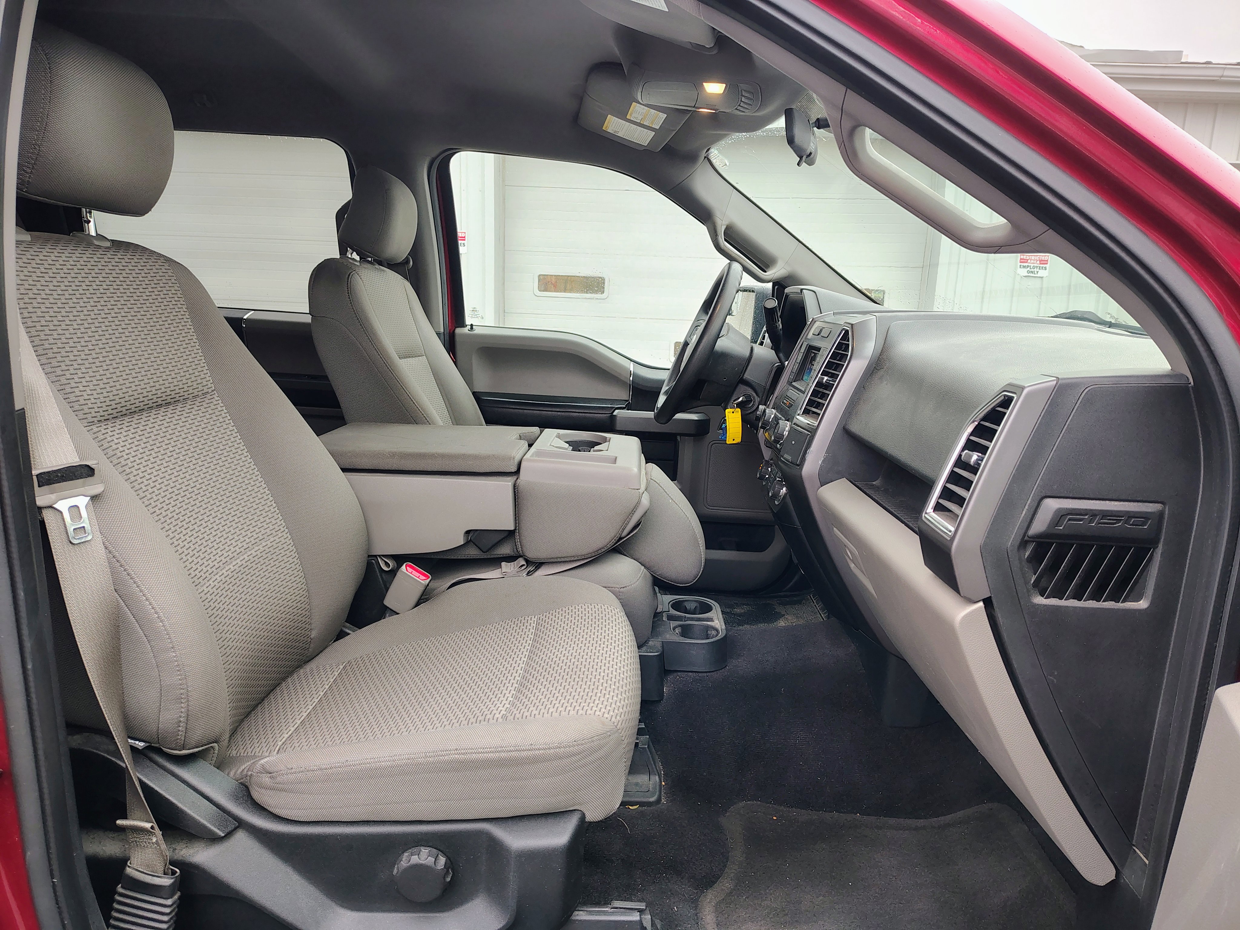 Used 2015 Ford F150 XLT image 16