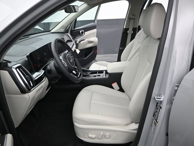 Used 2025 Kia Sorento S w/ Panoramic Sunroof Package FWD image 11