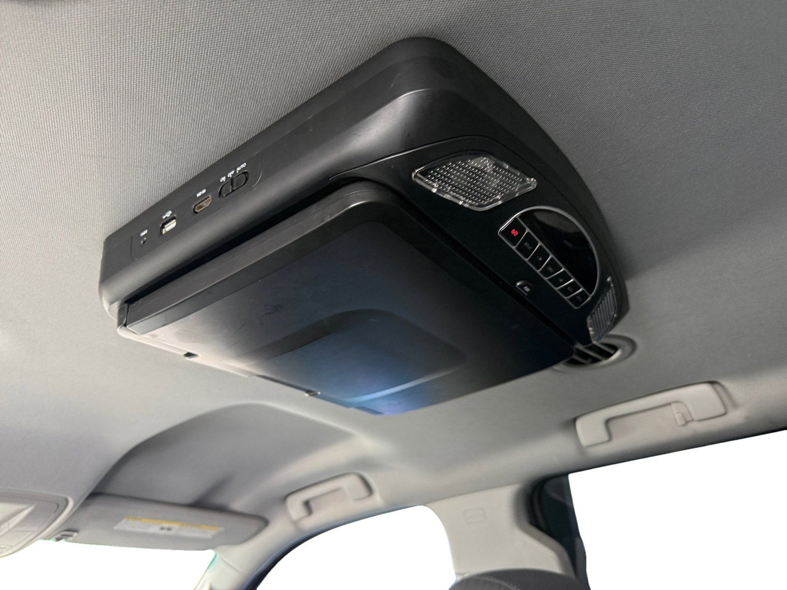 Used 2020 GMC Yukon XL SLE w/ SLE Value Package RWD image 12