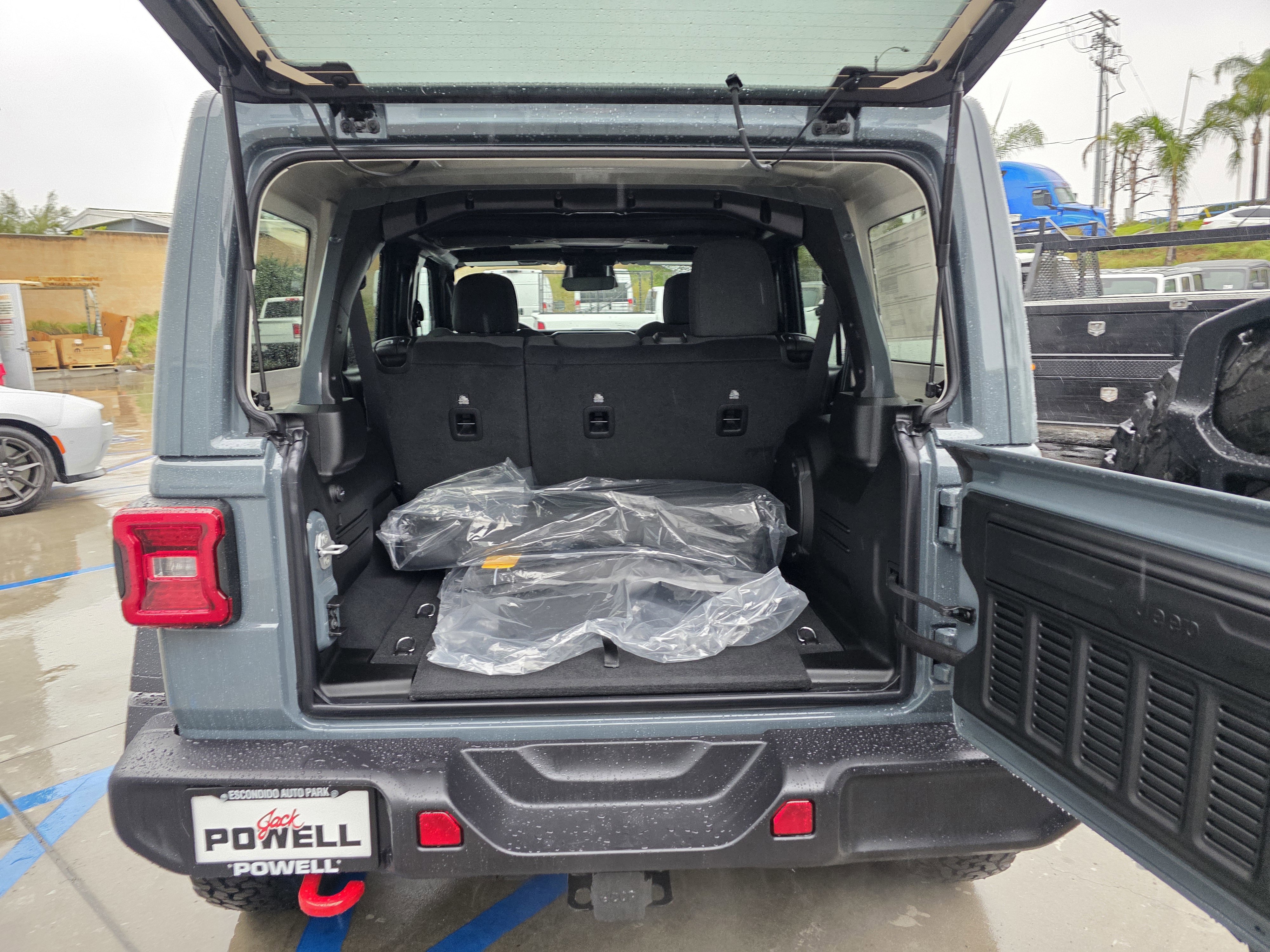 New 2026 Jeep Wrangler Unlimited Rubicon w/ Technology Group image 19