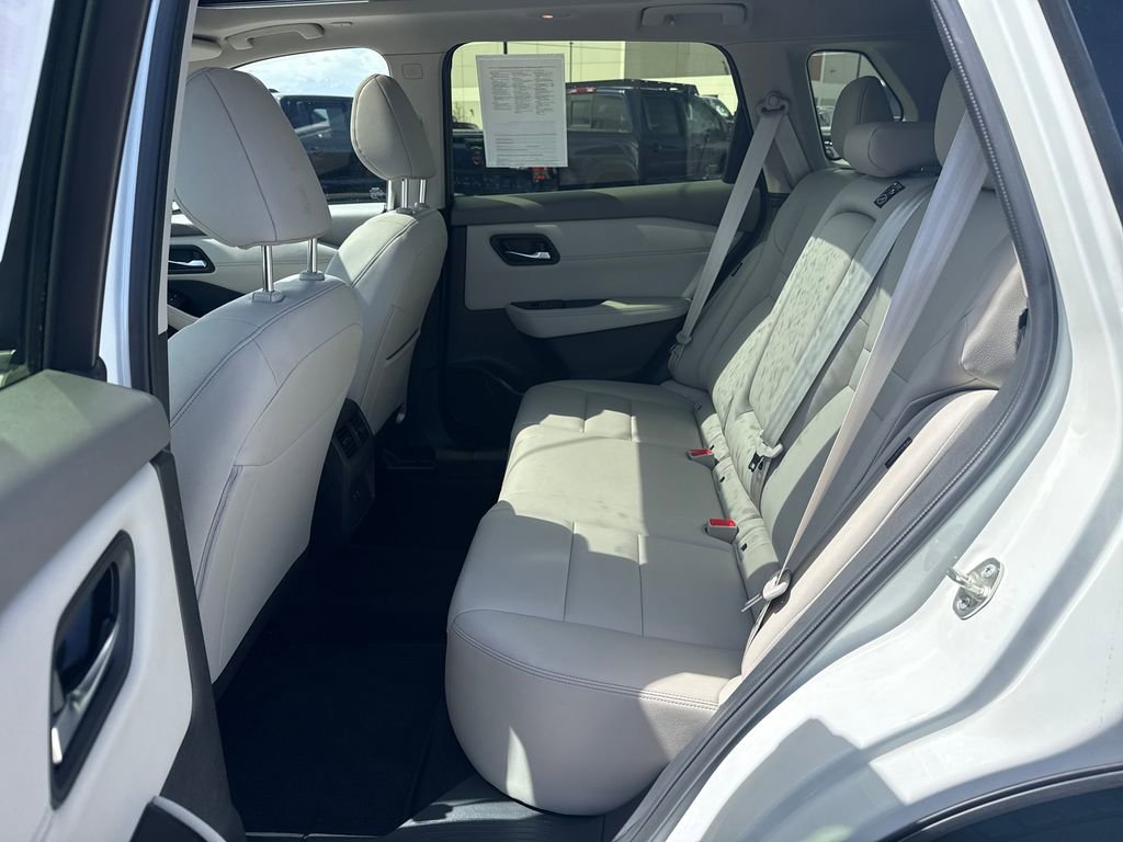 Used 2023 Nissan Rogue SL AWD/4WD image 25