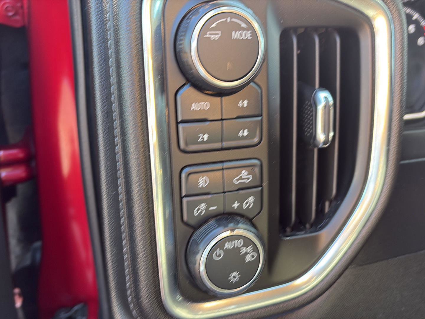 Used 2020 Chevrolet Silverado 1500 LT Trail Boss image 19