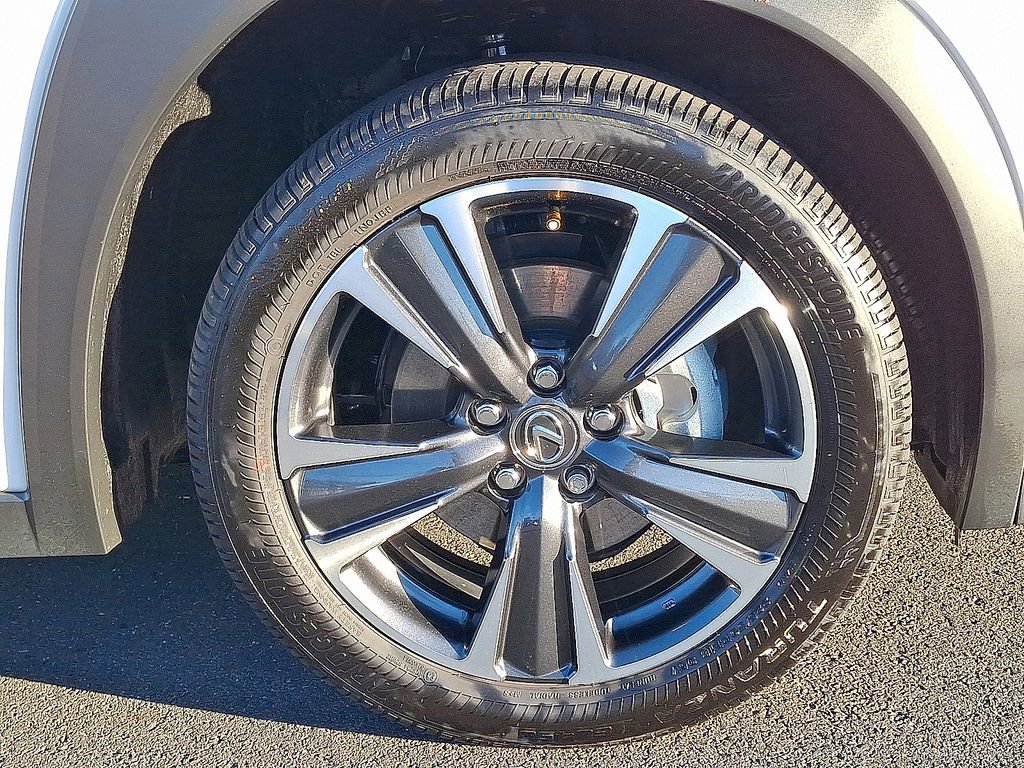 Used 2025 Lexus UX 300h AWD w/ Accessory Package (Z2) image 8