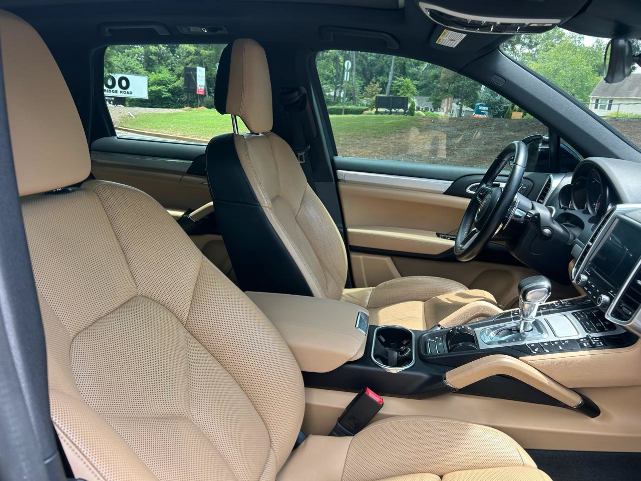 Used 2017 Porsche Cayenne S w/ Premium Plus Package AWD/4WD image 21