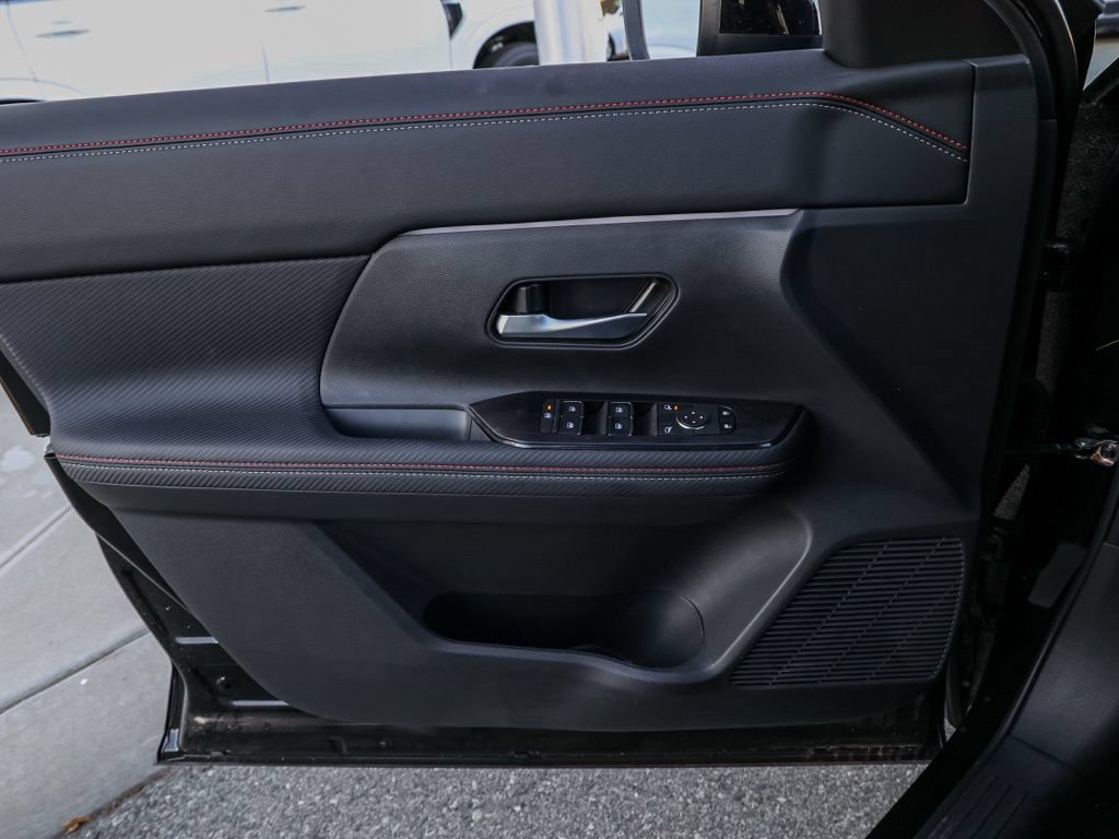 New 2026 Nissan Kicks SR FWD image 23