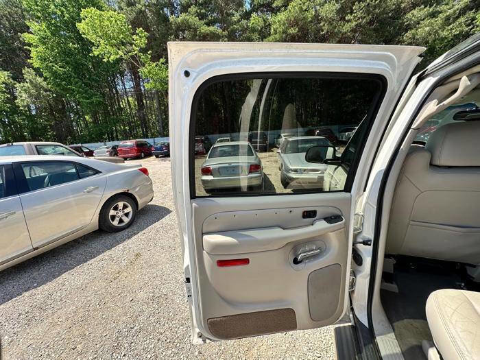 Used 2006 Cadillac Escalade EXT AWD/4WD image 24