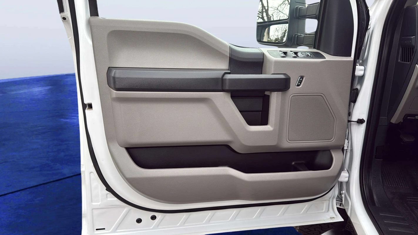 Used 2022 Ford F250 XL w/ Power Equipment Group AWD/4WD image 17