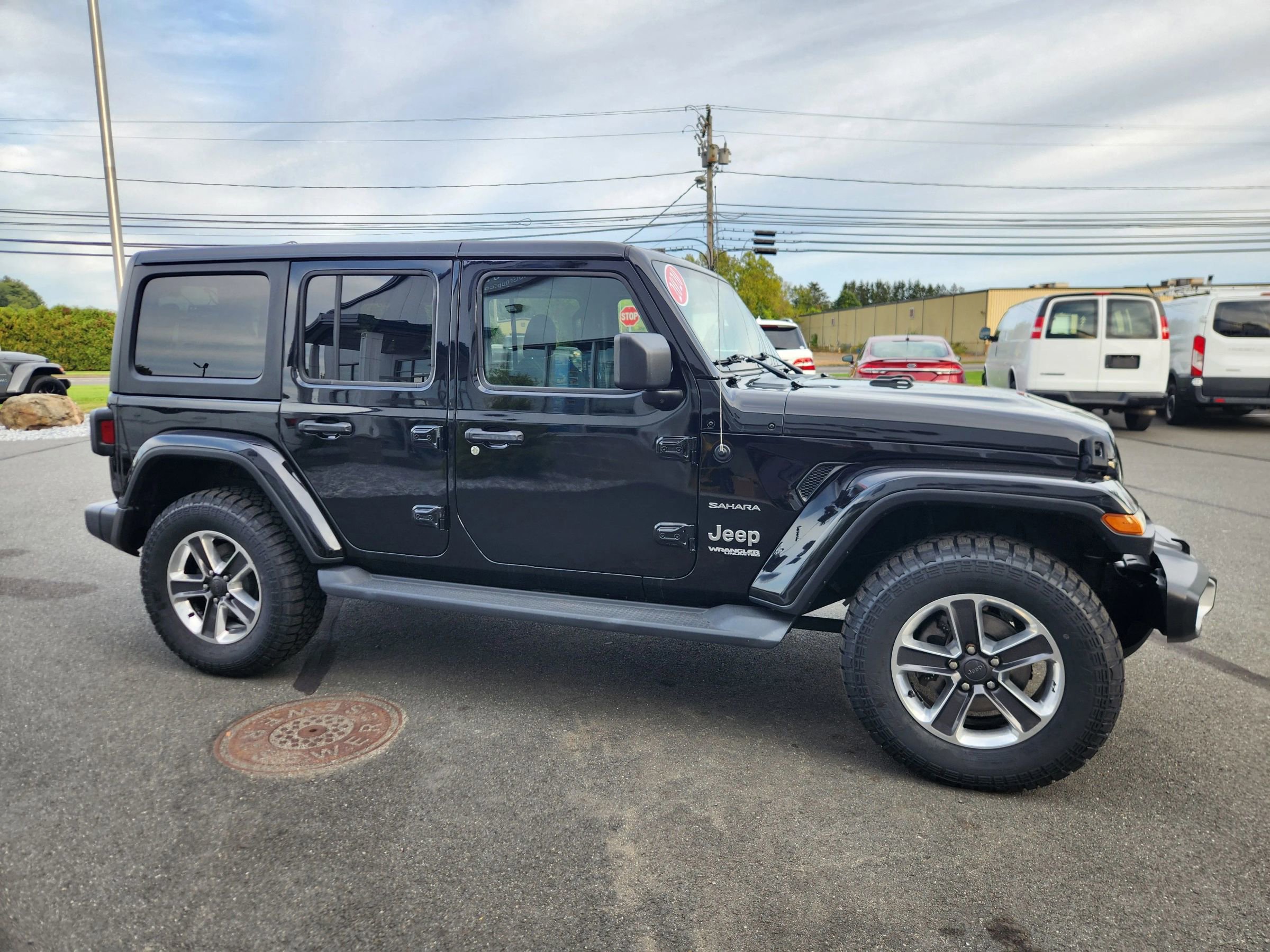 Used 2020 Jeep Wrangler Unlimited Sahara image 19