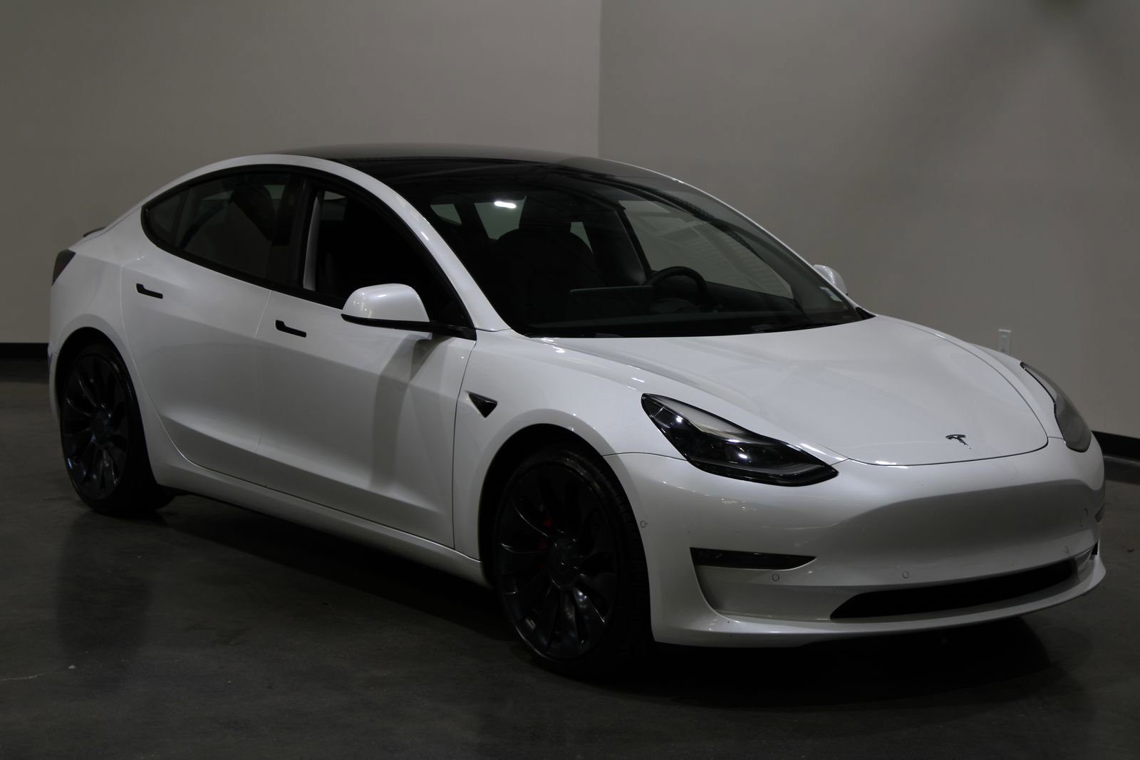 Used 2020 Tesla Model 3 Performance image 4