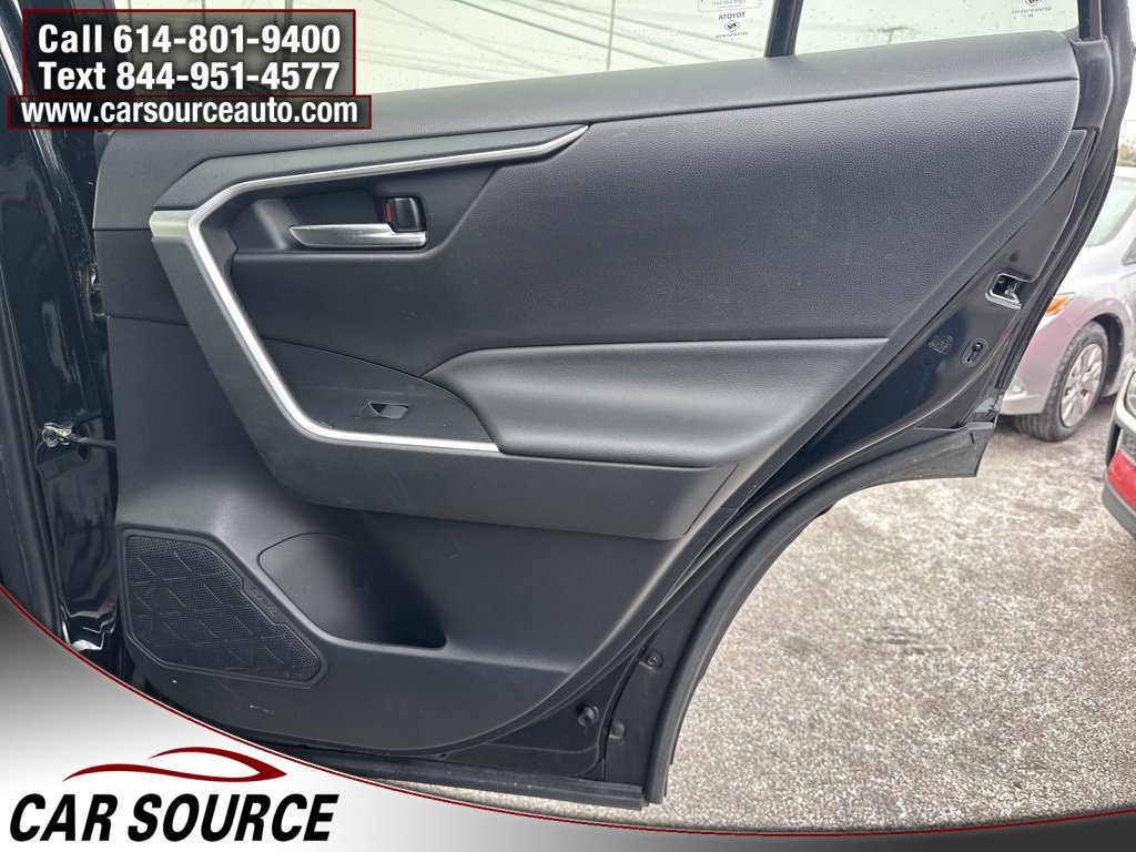 Used 2021 Toyota RAV4 XLE w/ Convenience Package image 38