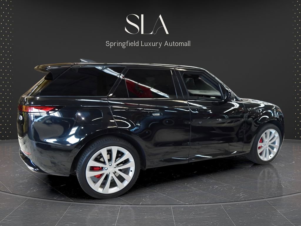 Used 2023 Land Rover Range Rover Sport SE Dynamic image 4