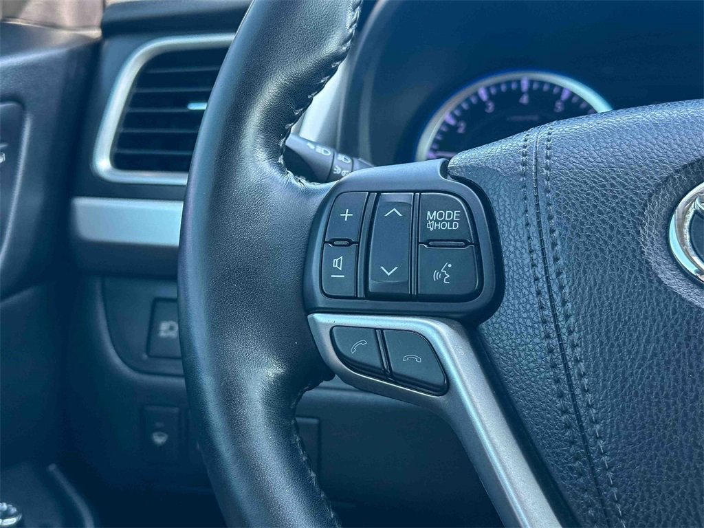Used 2018 Toyota Highlander Limited Platinum image 28