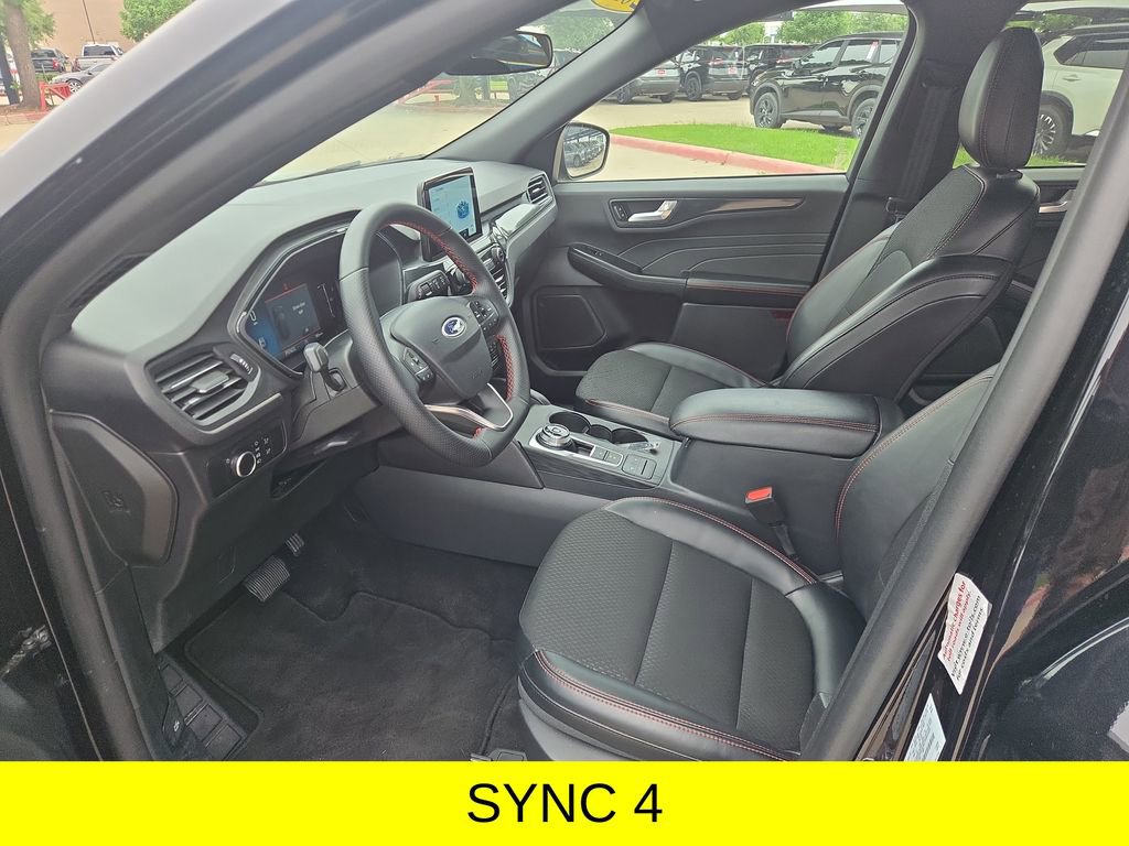 Used 2025 Ford Escape ST-Line AWD/4WD image 13