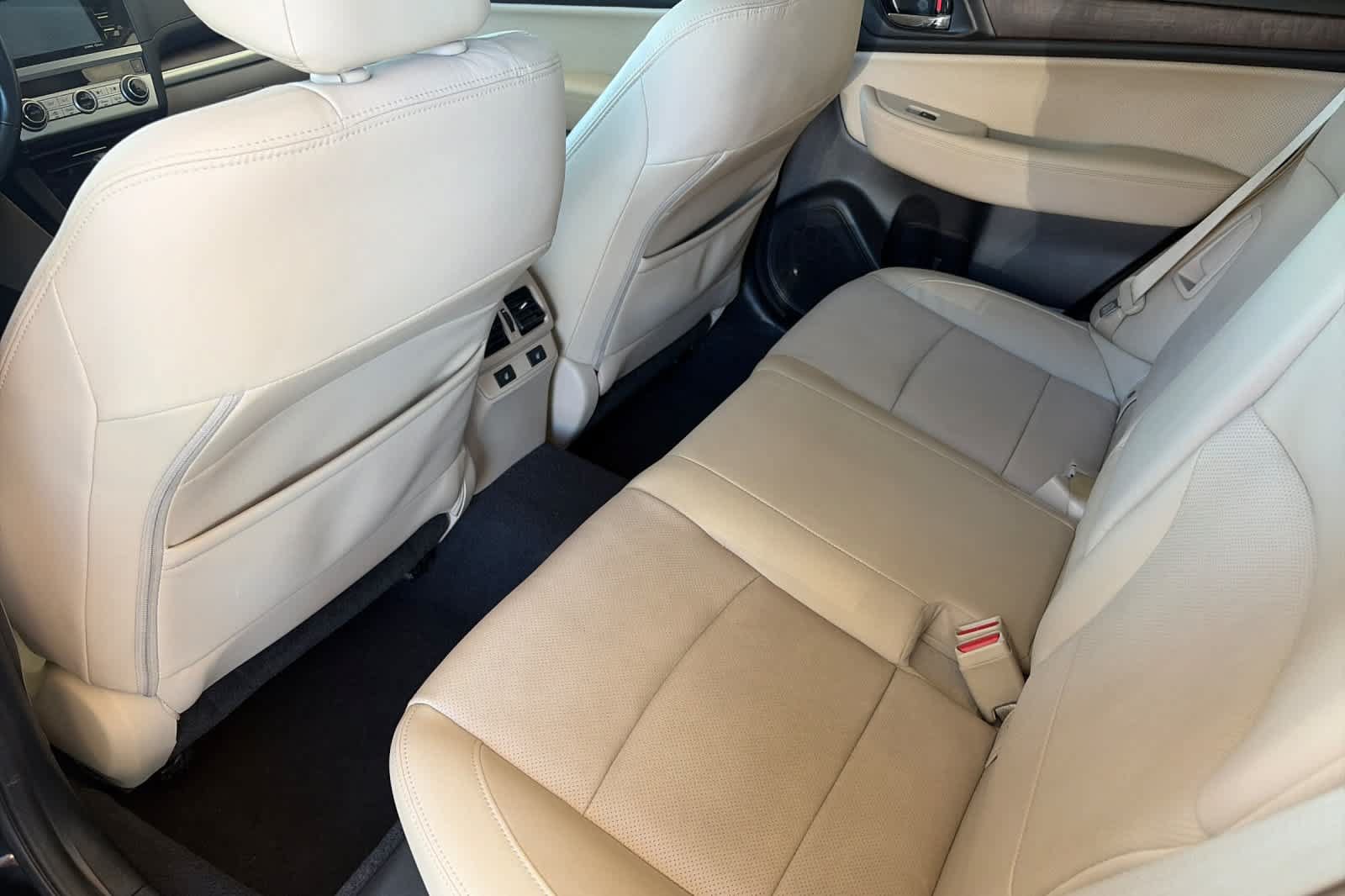 Used 2016 Subaru Outback 3.6R Limited AWD/4WD image 4