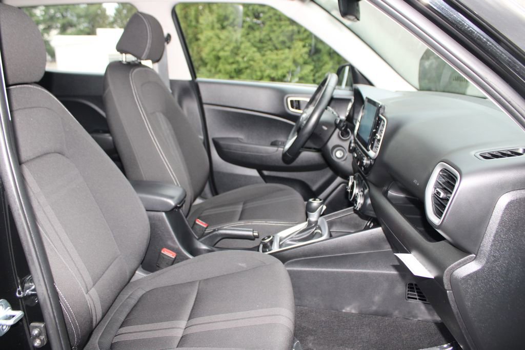 Used 2023 Hyundai Venue SEL image 12