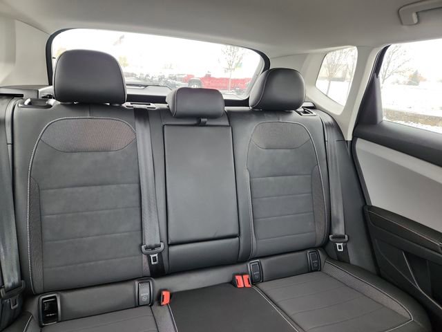 Used 2024 Volkswagen Taos SE image 28