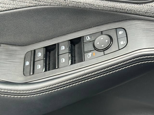 Used 2023 Nissan Rogue SV AWD/4WD image 22
