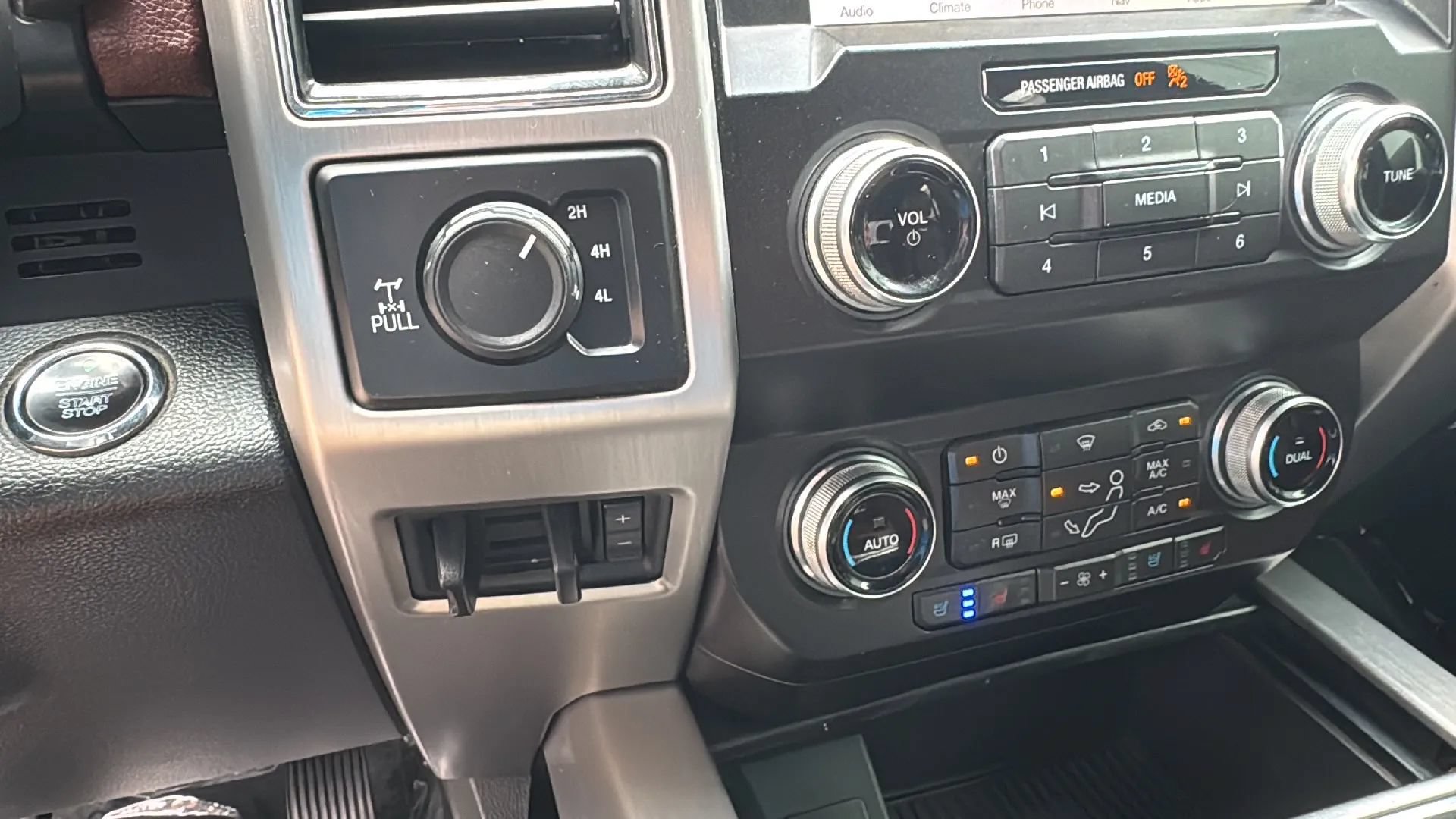 Used 2019 Ford F250 Platinum AWD/4WD image 17