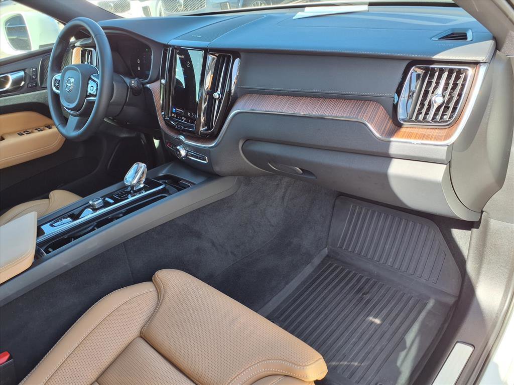 Certified 2023 Volvo XC60 B6 Ultimate image 11