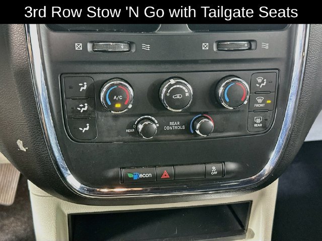 Used 2019 Dodge Grand Caravan SXT FWD image 25
