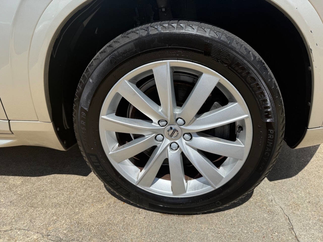 Used 2018 Volvo XC90 T6 Momentum AWD/4WD image 7