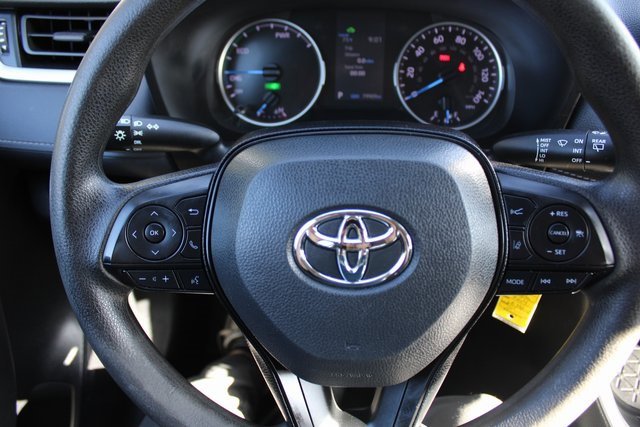 Used 2022 Toyota RAV4 LE image 10