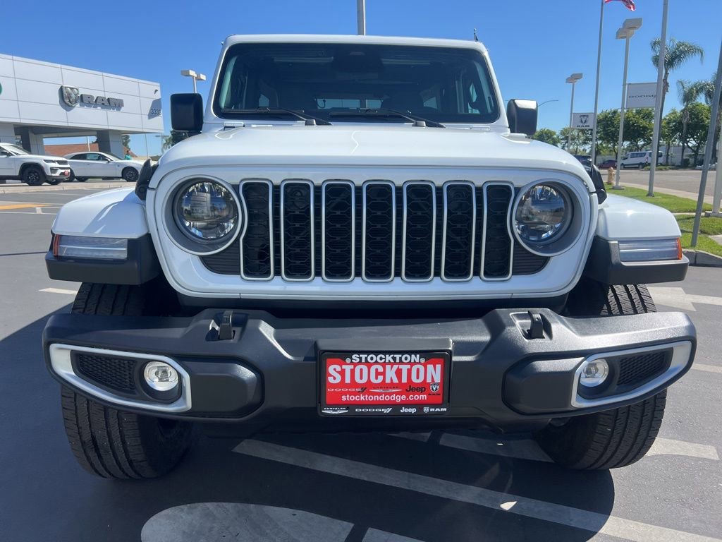 Used 2025 Jeep Wrangler Unlimited Sahara AWD/4WD image 5