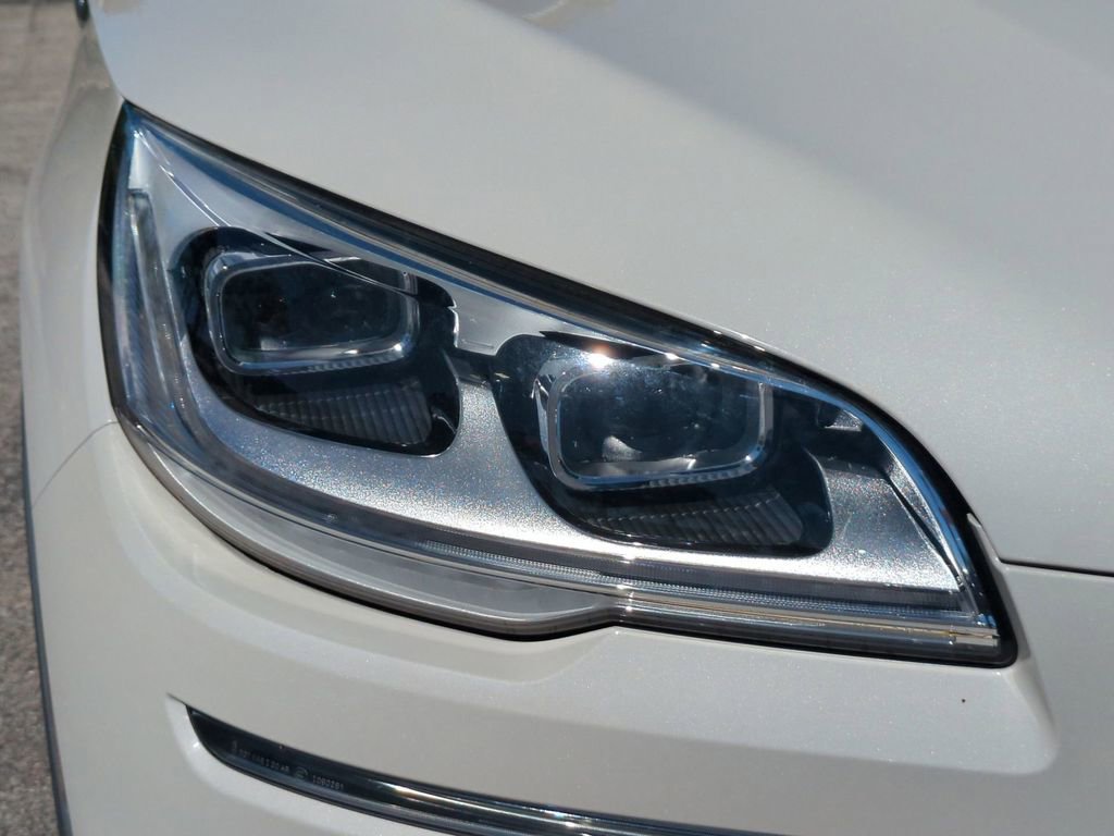 Used 2022 Lincoln Aviator Reserve w/ Equipment Group 201A image 9