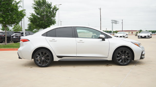 Used 2024 Toyota Corolla SE FWD image 11