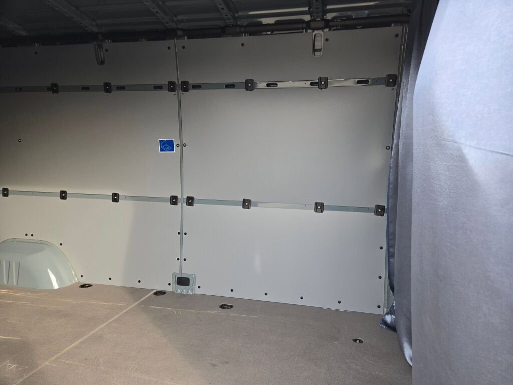 Used 2023 Mercedes-Benz Sprinter 2500 image 11