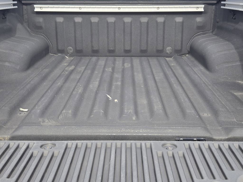 Used 2024 Nissan Frontier SL image 28